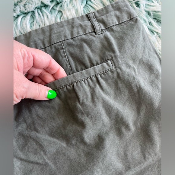 Nicole Miller Original Shorts, Size 14 - Picture 10 of 10